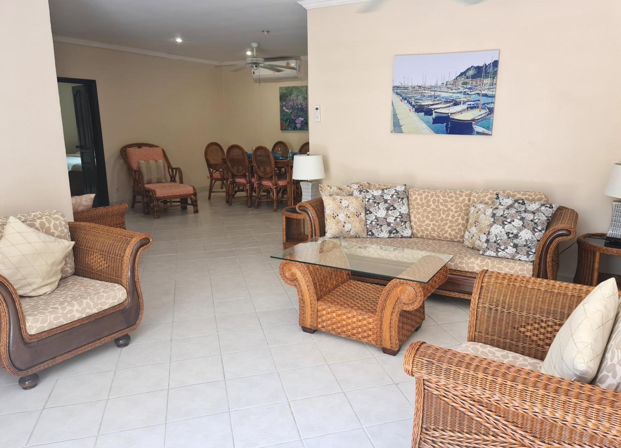 Butterfly Garden Boutique Residences By Frasier, A Lifestyle Destination Apt And Villas 1 To 3 Bedroom Units, 2 Full Bathrooms, Rain Shower, Spa Bath, Complete Kitchen, Staff 24-7,Fast Fiber Optic Wifi, 55" Smart Tv'S, Free Bbq, Паттая Екстер'єр фото
