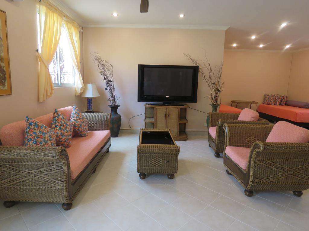 Butterfly Garden Boutique Residences By Frasier, A Lifestyle Destination Apt And Villas 1 To 3 Bedroom Units, 2 Full Bathrooms, Rain Shower, Spa Bath, Complete Kitchen, Staff 24-7,Fast Fiber Optic Wifi, 55" Smart Tv'S, Free Bbq, Паттая Екстер'єр фото